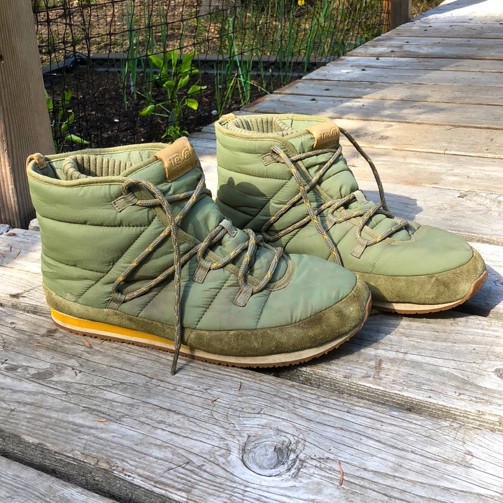 Teva Ember Commute camp boot! Men’s 12